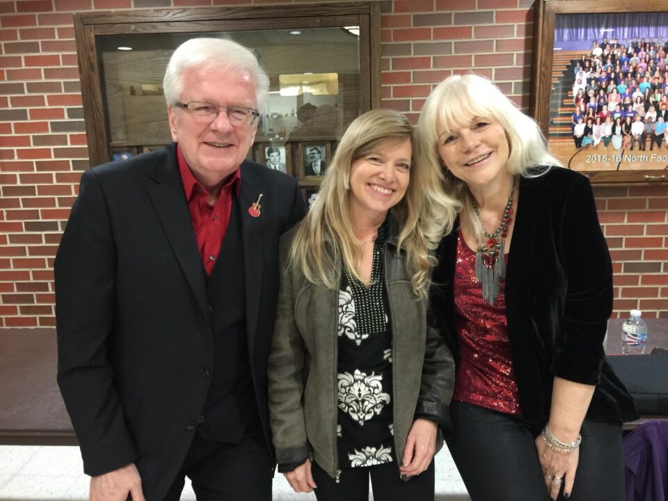 Hometown concert 2015 hosted by Steve and Johnnie from WGN