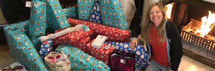 Gifts-collected-for-kids-for-Christmas