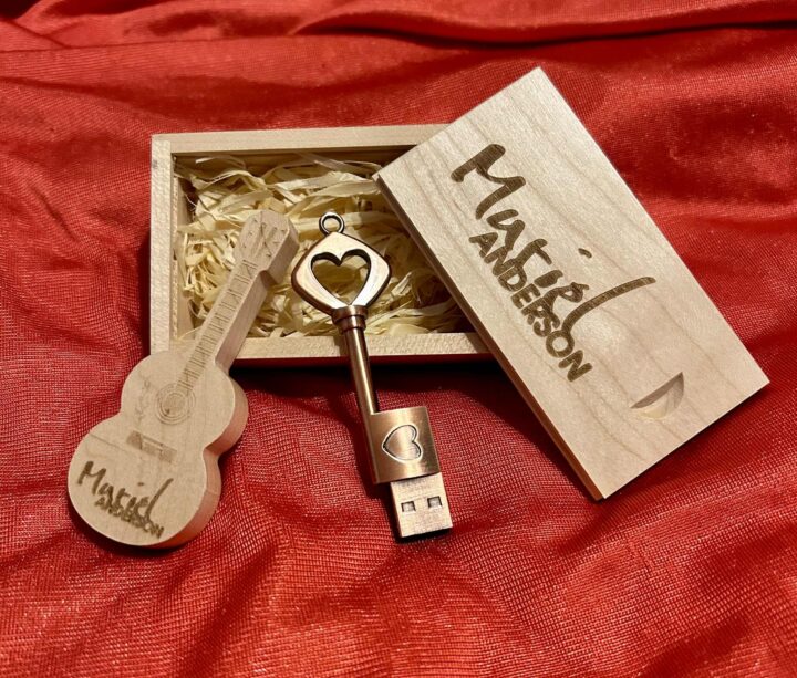 Complete box set USBs >200 tunes & videos